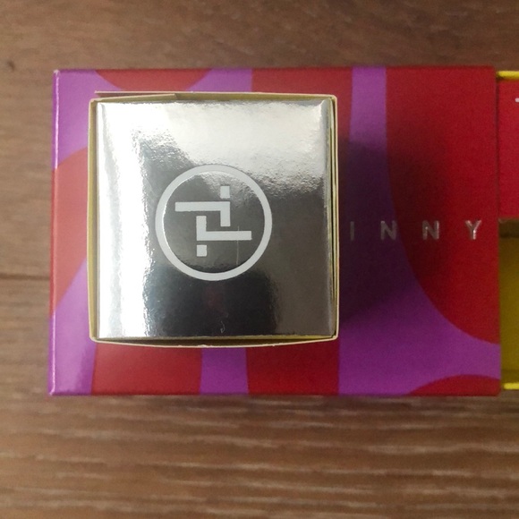 Trinny London Miracle Blur lip & line filler - Picture 3 of 3